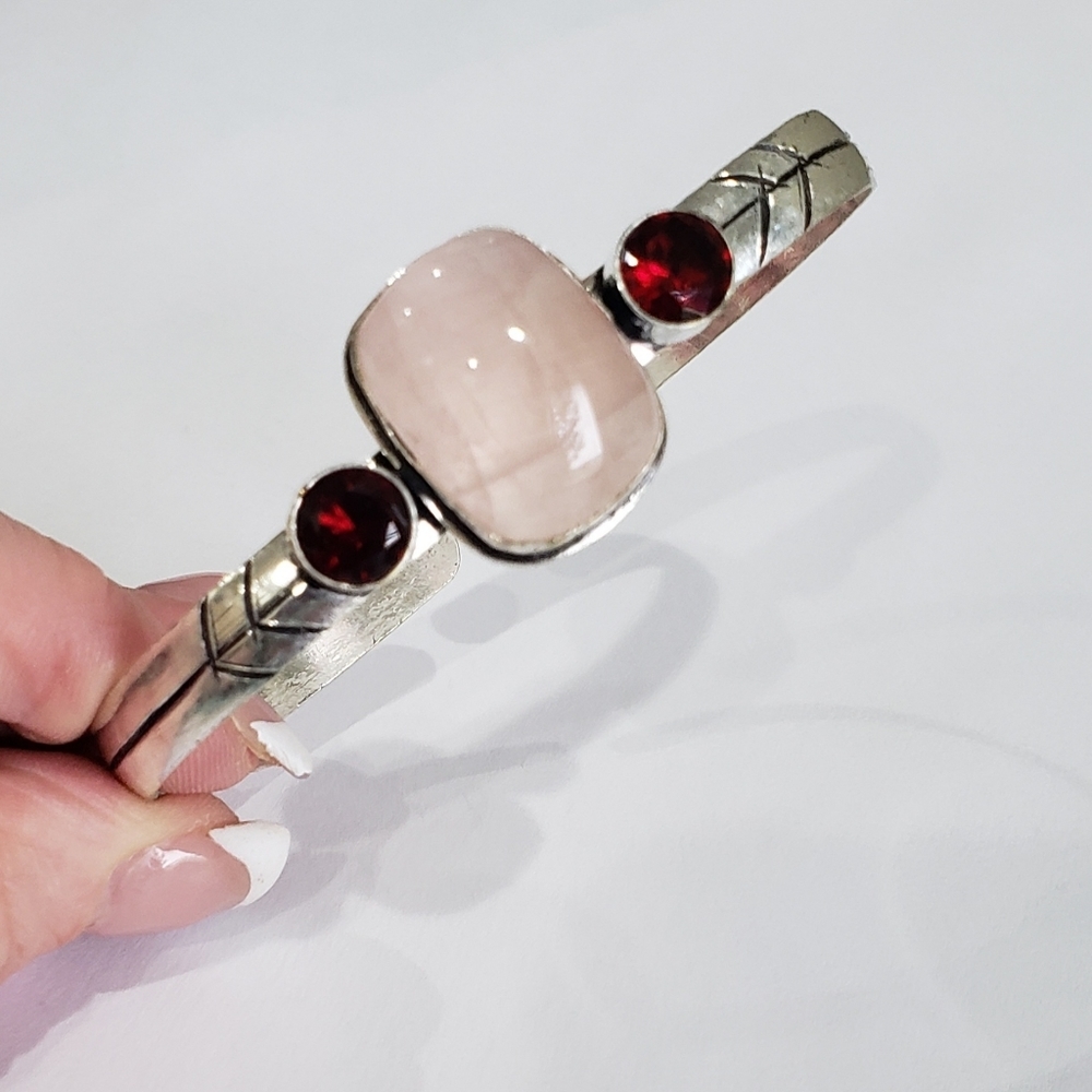Beautiful Handmade Pink Solar Quartz Garnet 925 Bangle Bracelet - Picture 5 of 12
